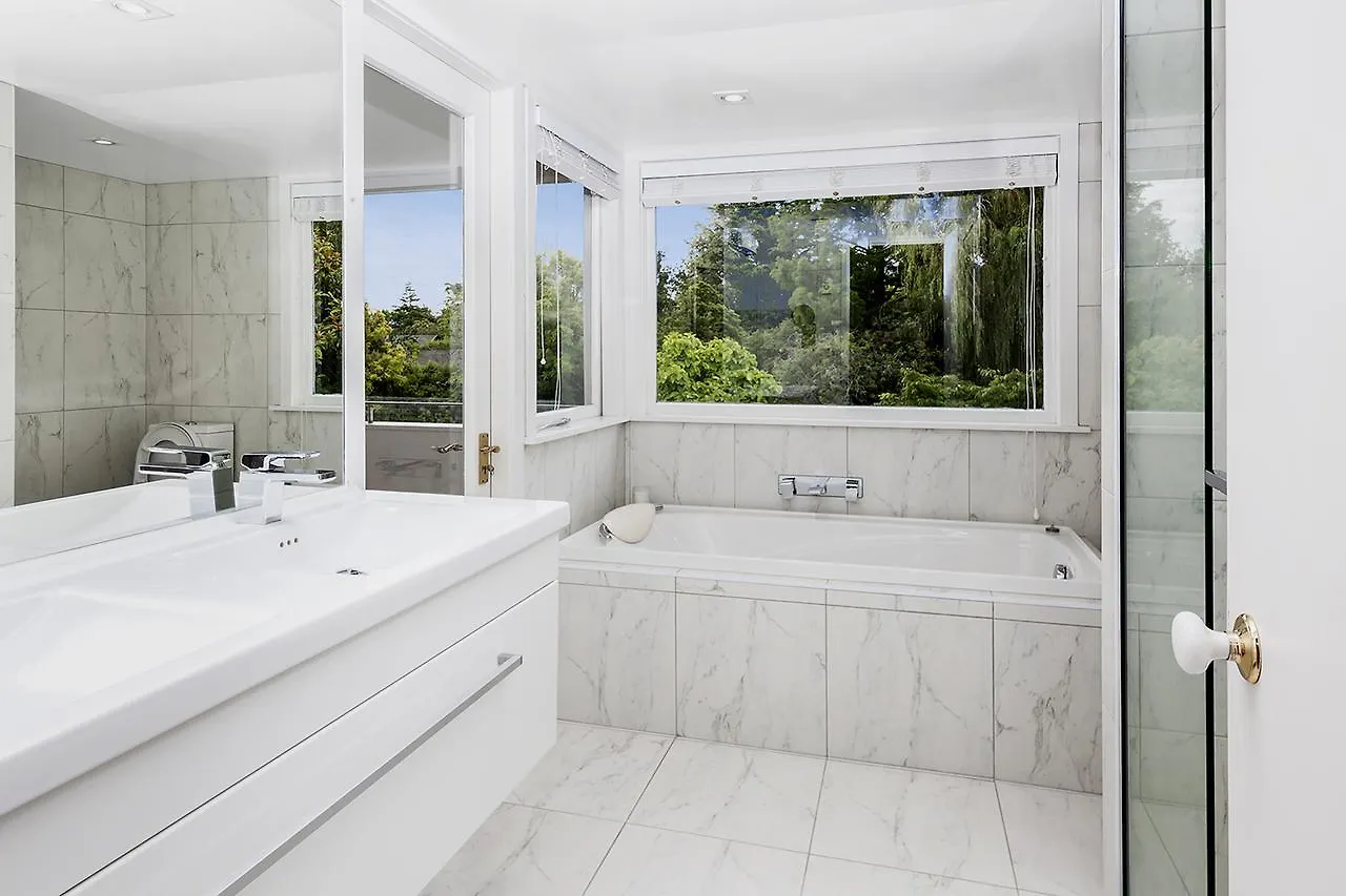 French City Mansion Villa Christchurch Holiday home